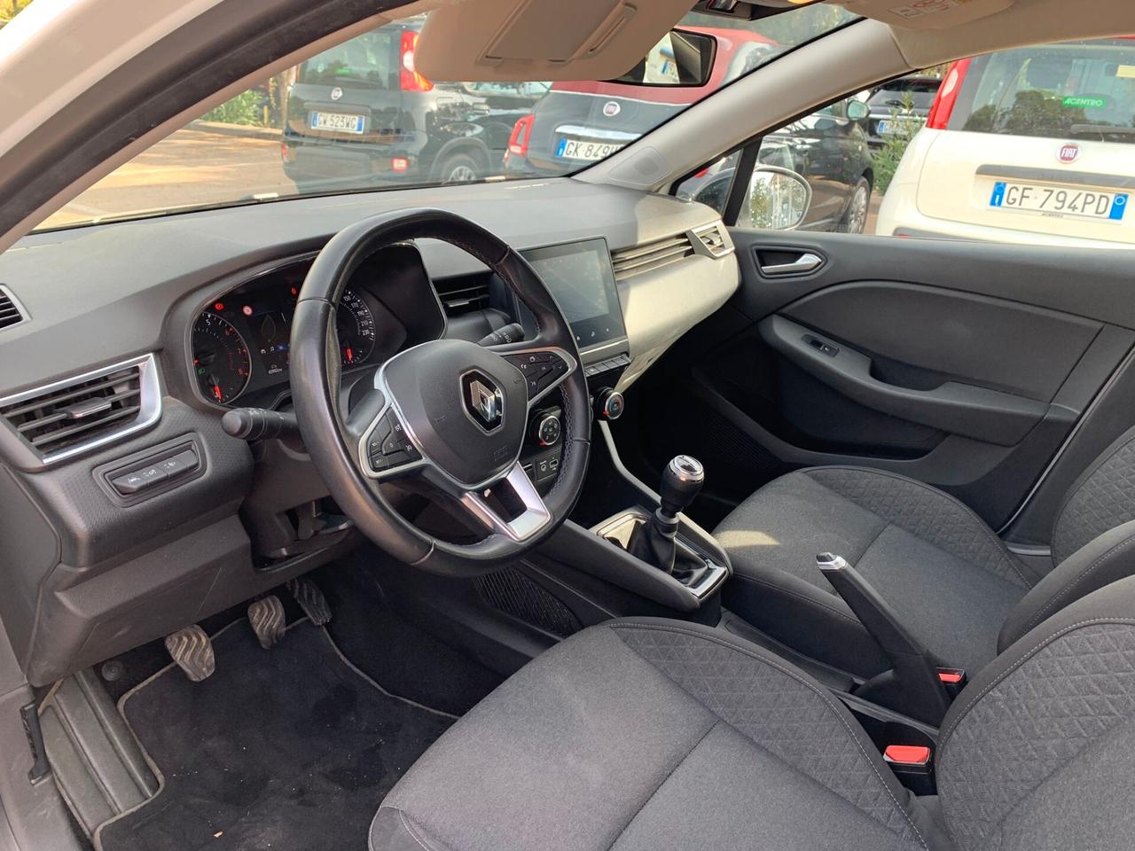 Renault Clio 2023 garantita