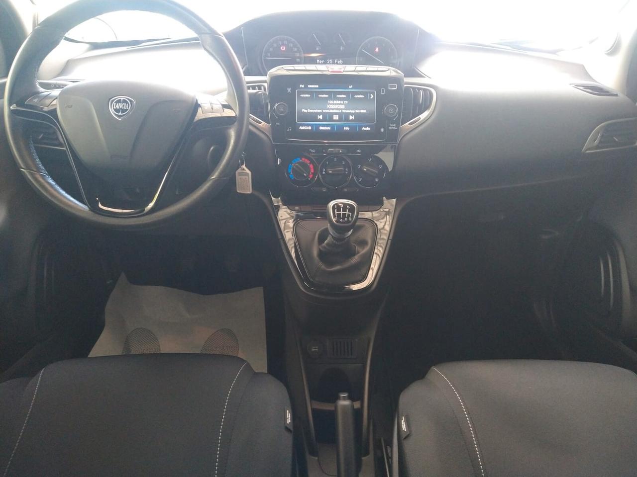 Lancia Ypsilon 1.0 FireFly 5 porte S&S Hybrid Ecochic Gold