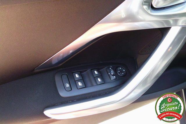 PEUGEOT 2008 BlueHDi 100 S&S Allure