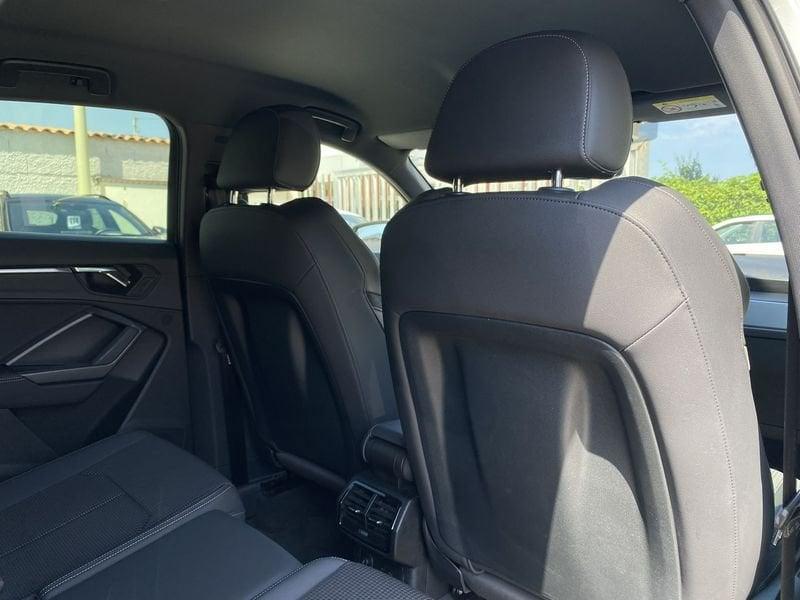 Audi Q3 SPB S line interno ed esterno 2.0 TDI 150CV s-tronic 35
