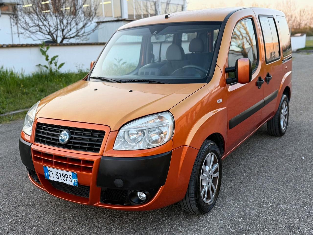 Fiat Doblo 1.9 MJT 105 CV Passo Lungo 5 posti