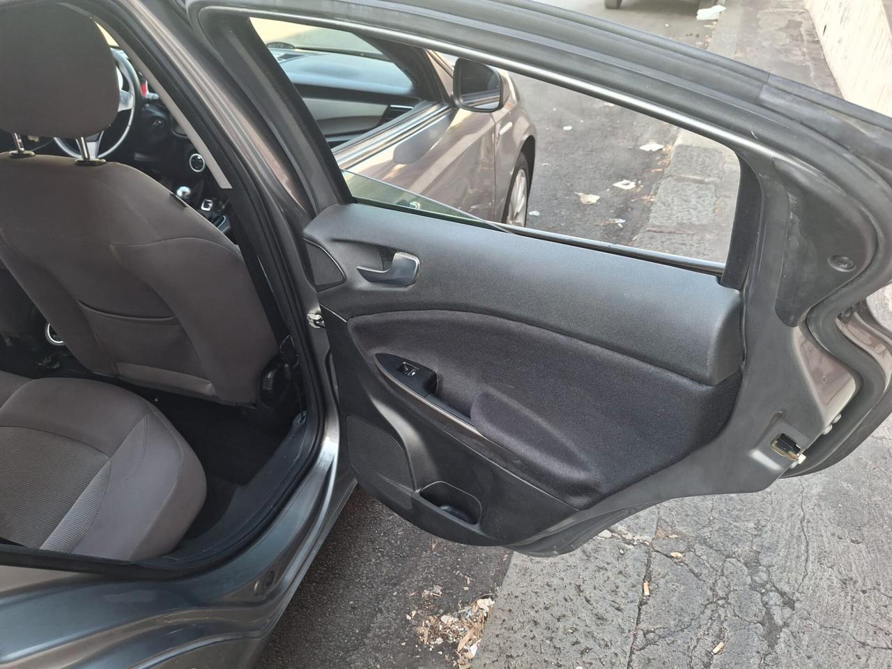 Alfa Romeo Giulietta 1.6 JTDm-2 105 CV Distinctive