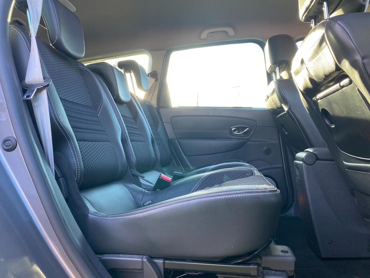 RENAULT - Grand Scénic - dCi 8V 110 CV EDC