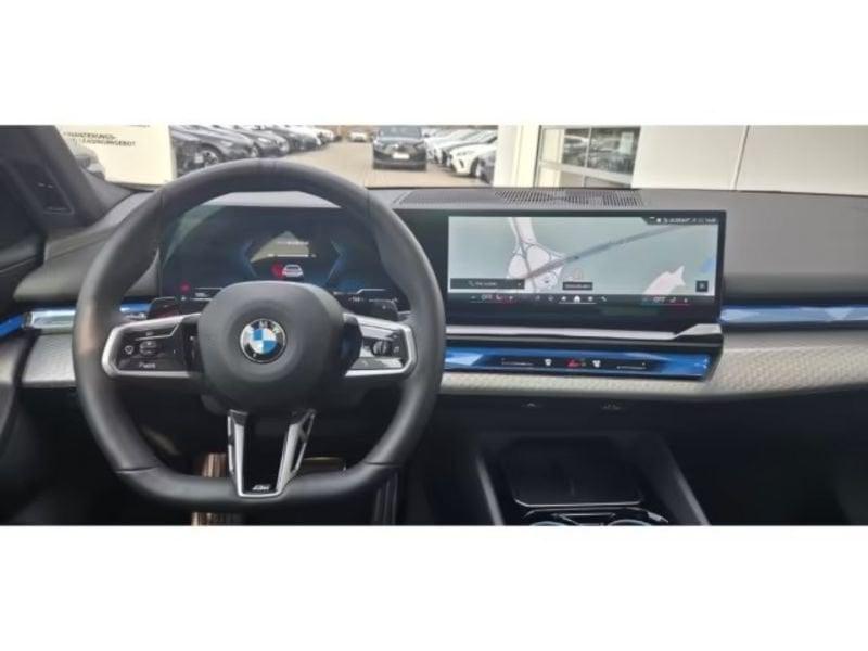 BMW Serie 5 520i sDrive M Sport Pro Gancio Iconic Glow 19" Tetto