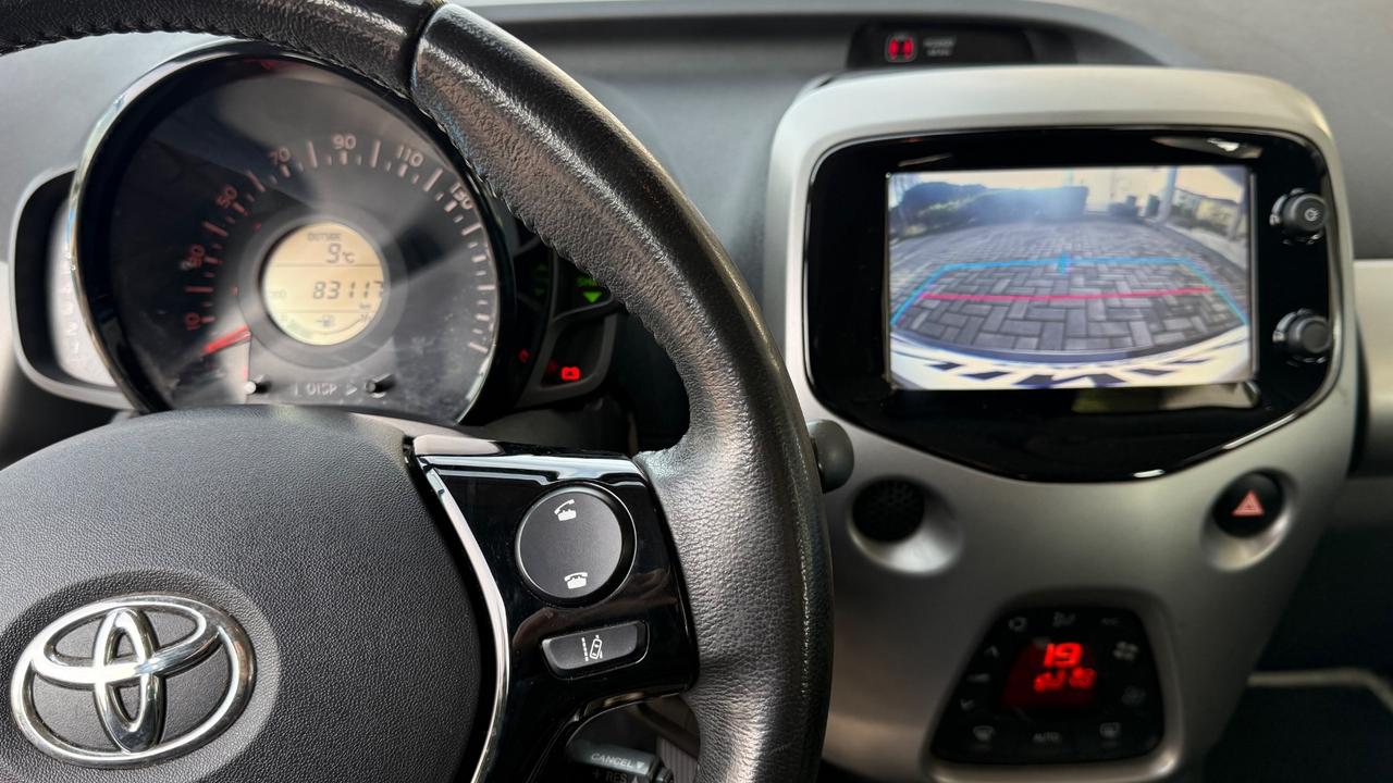 Toyota Aygo 1.0 VVT-i 69 CV 5 porte x-cite TSS