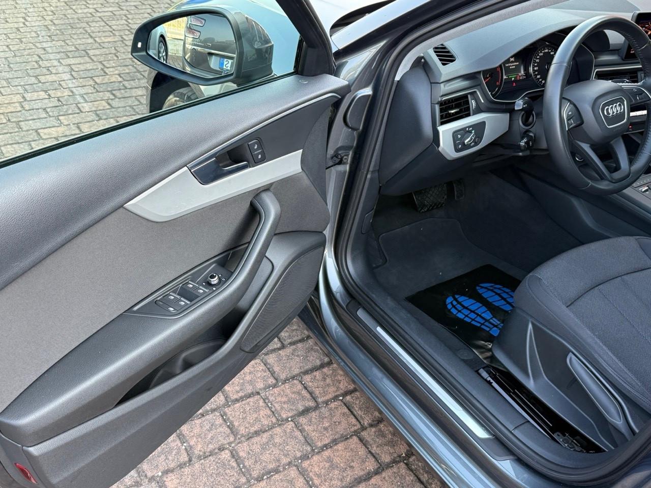Audi A4 Avant 40 TDI quattro S tronic MATRIX/UNIPRO