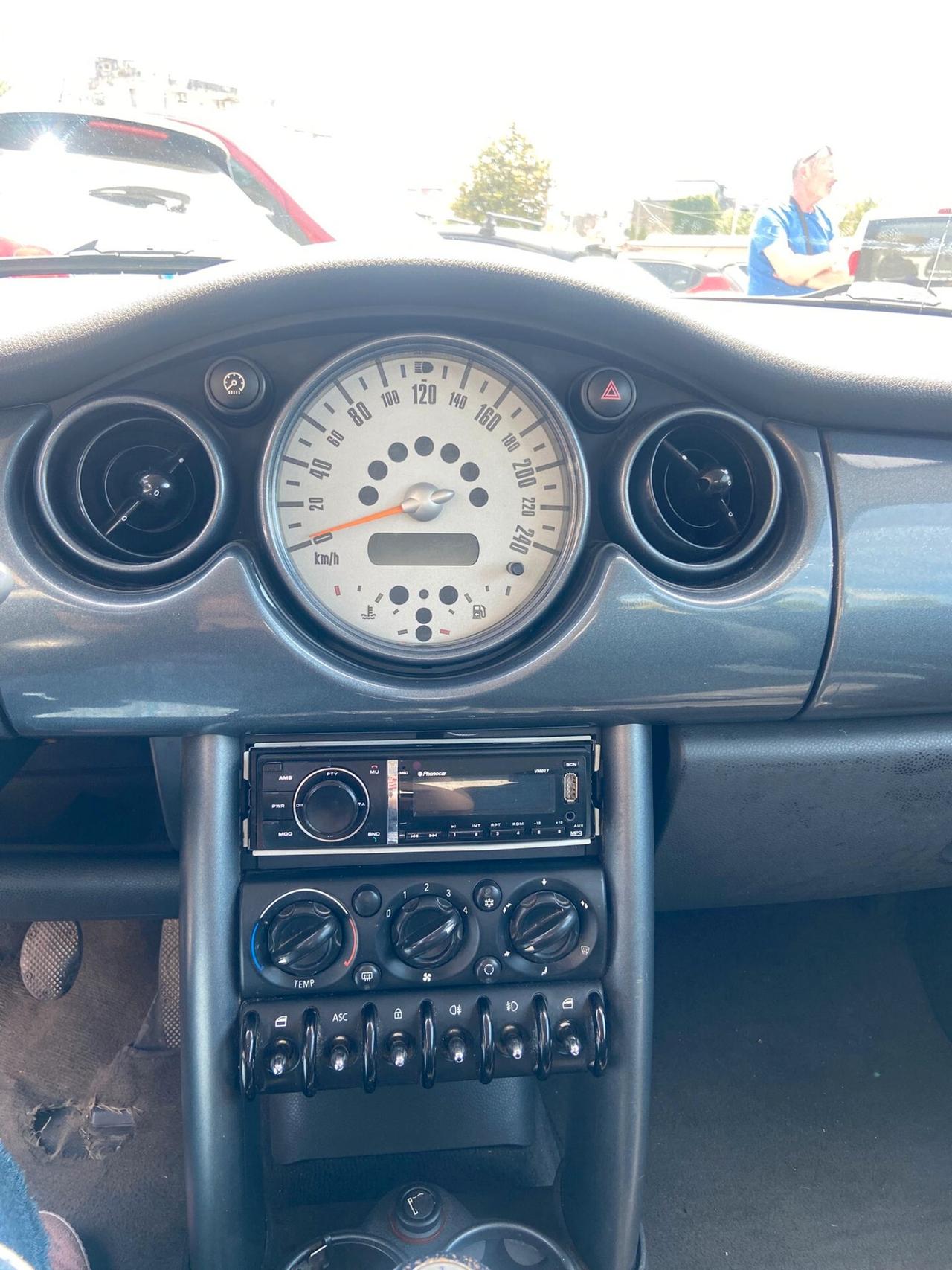 Mini 1.4 tdi One D de luxe