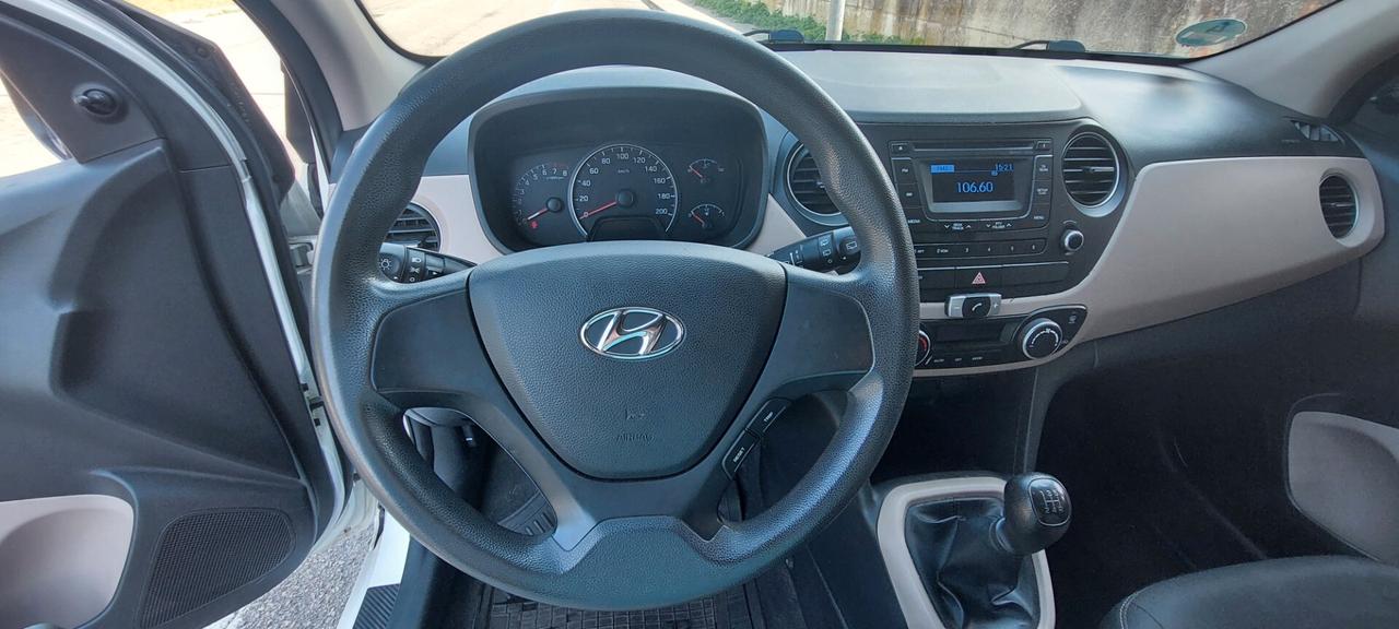 HIUNDAI I10 BENZINA 1,0 5 POSTI TELFONO X NEOPATENTATI IMPECCABILE GOMME NUOVE
