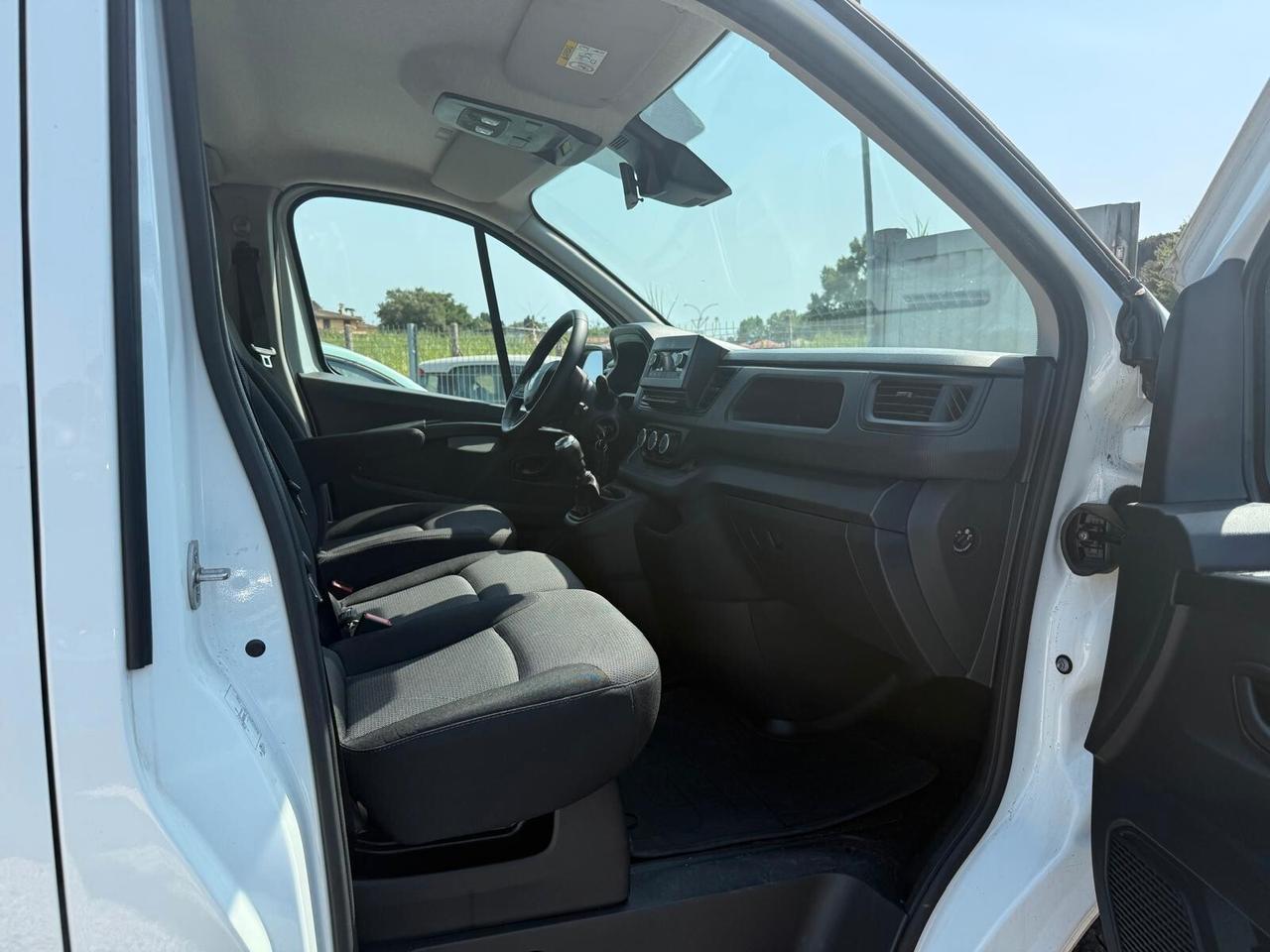 Renault Trafic BluedCi 110CV PL-TN Equilibre 9 POSTI