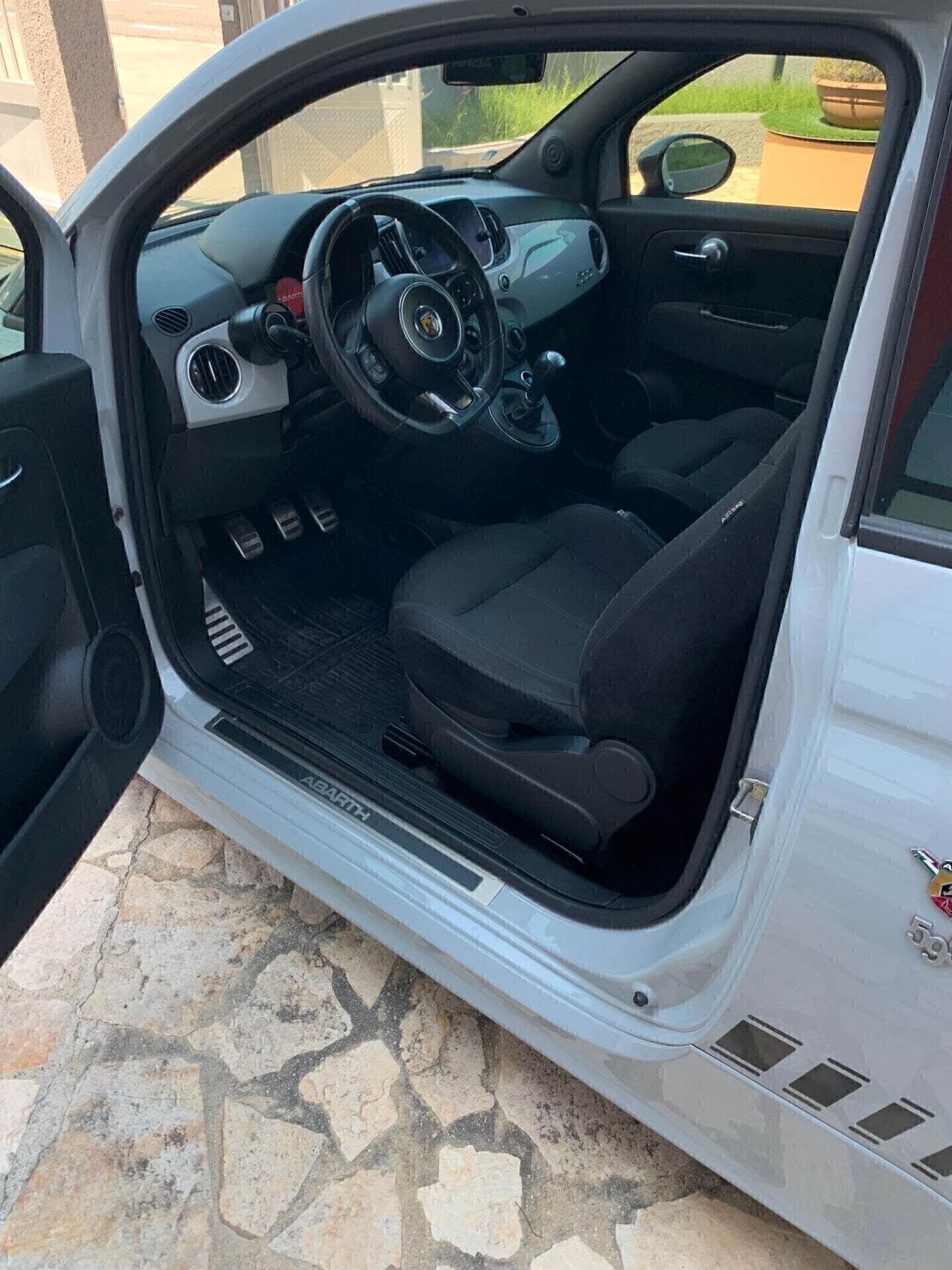 Abarth 595 1.4 Turbo T-Jet 145 CV