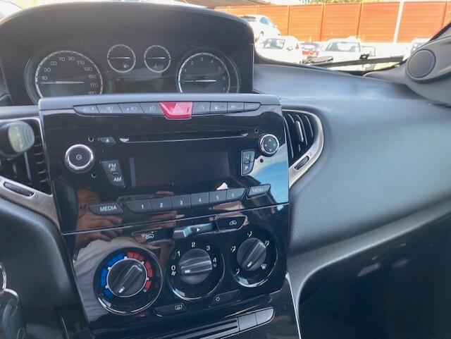 Lancia Ypsilon 0.9 TwinAir 85 CV 5 porte Metano Ecochic Gold