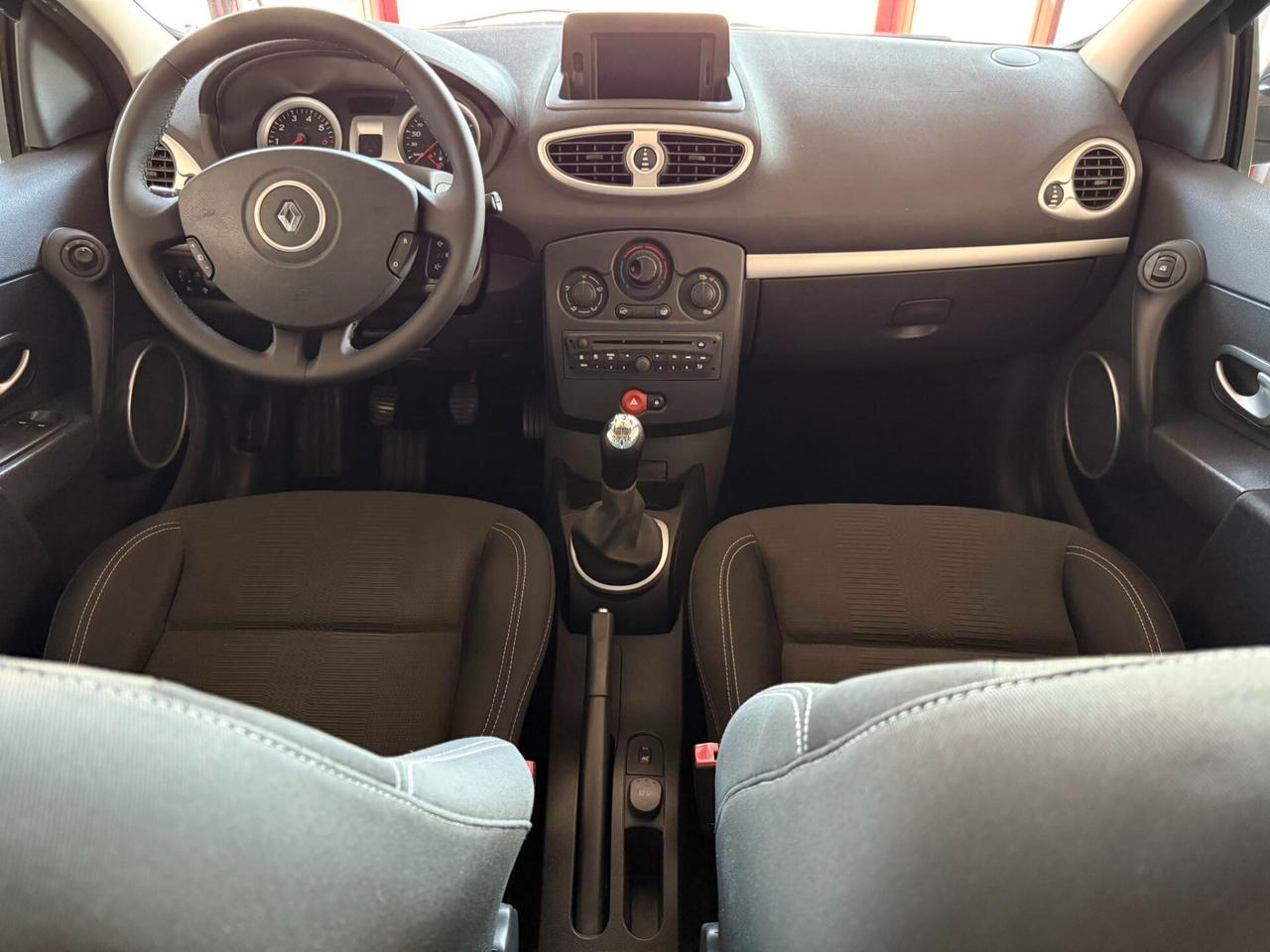 Renault Clio 1.2 16V 3 porte Luxe 100Cv NEOPATENTATI