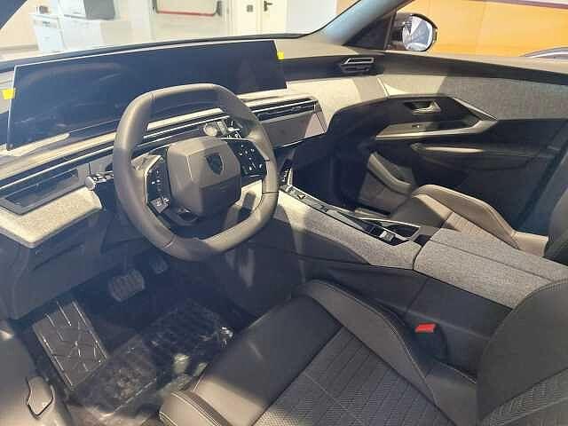 Peugeot 5008 Hybrid 145 e-DCS6 Allure KM0