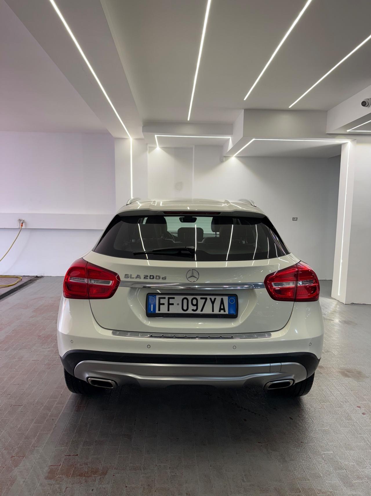 Mercedes-benz GLA 200 d Automatic Enduro Activity