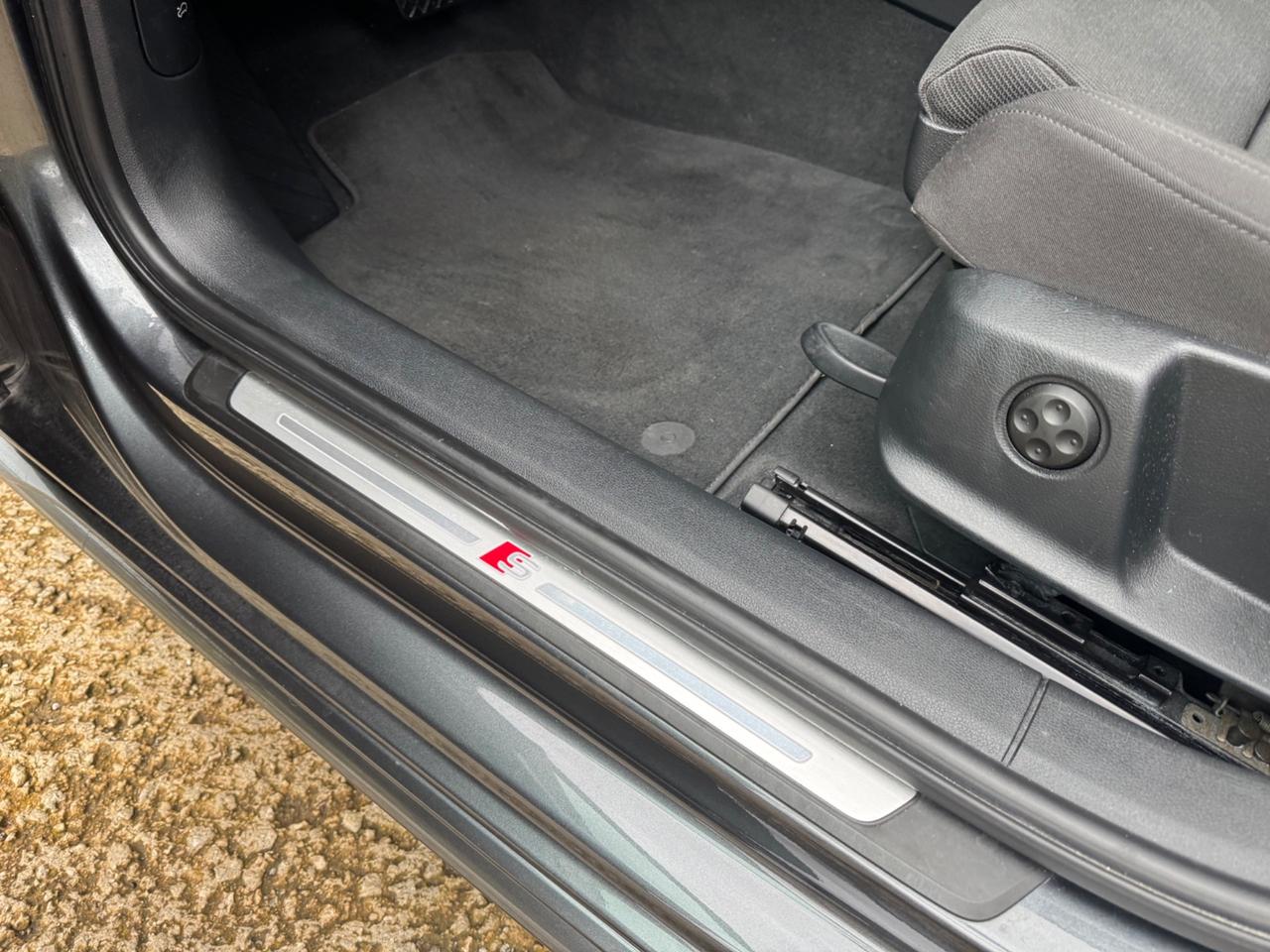 Audi A4 Avant 2.0 TDI 136cv - S.LINE - CERCHI 18 -