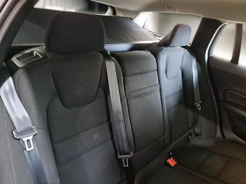 VOLVO V60 B3 autom. Momentum Business Pro WAGON
