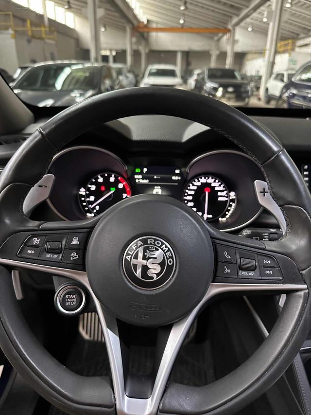 ALFA ROMEO Stelvio 2.0 Turbo 200 CV AT8 Q4 Super