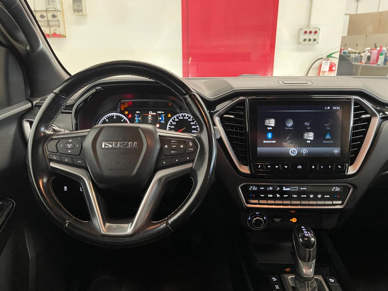 Isuzu D-Max N60 N60FF 1.9D 163cv crew 4x4 auto-Ok Neopatentati-LEGGI SOTTO