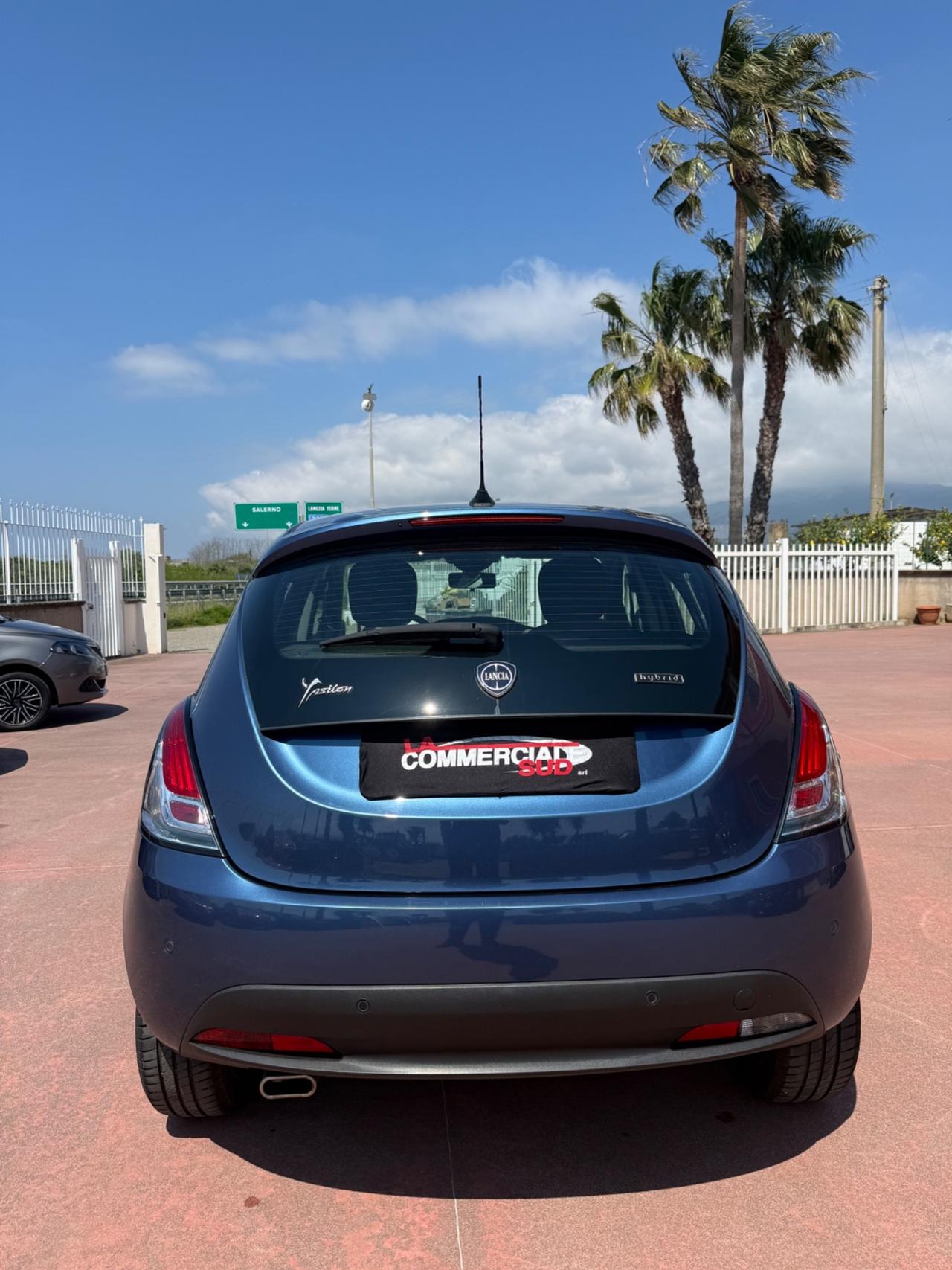 Lancia Ypsilon 1.0 Hybrid 69cv