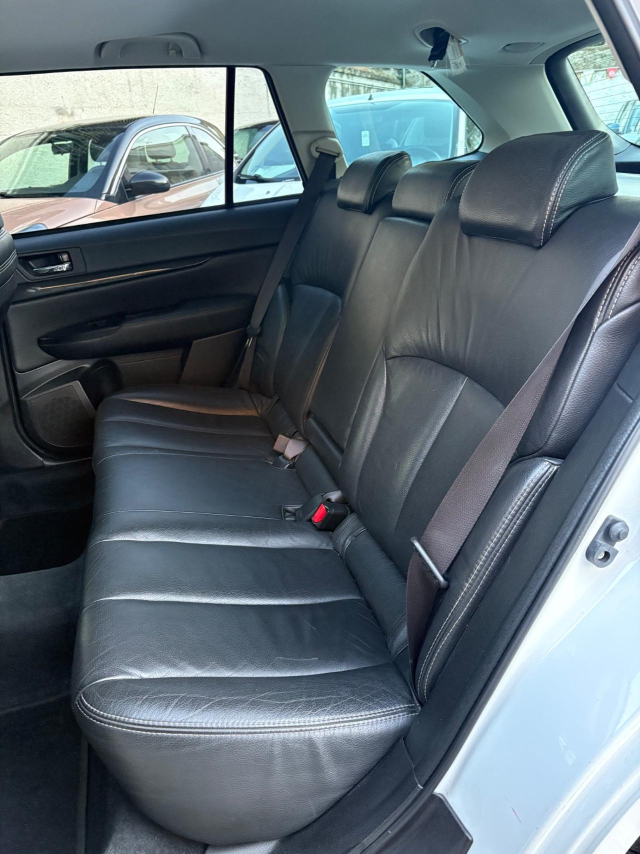 Subaru Legacy 2.0D 150cv TETTO NAVI CAM PELLE