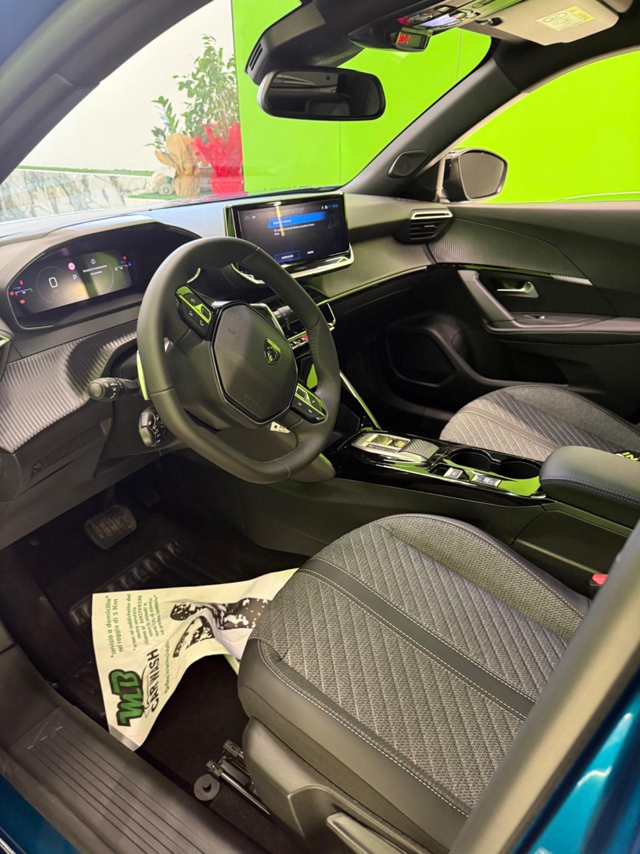 Peugeot 2008 PureTech 130 S&S EAT8 Allure