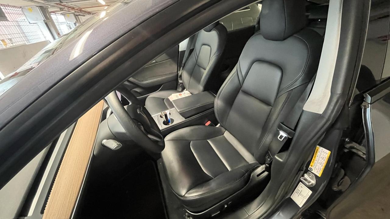 Tesla Model 3 RWD