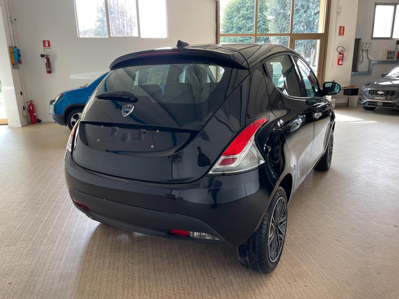 Lancia Ypsilon 1.0 FireFly 5 porte S&S Hybrid Oro