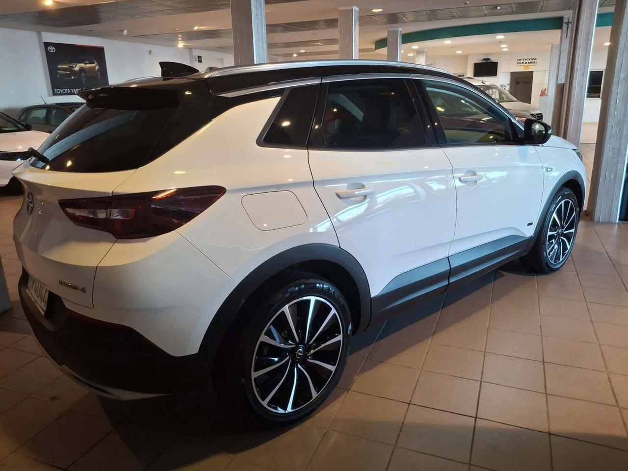 Opel Grandland X 1.6 Hybrid4 Plug-in aut. AWD