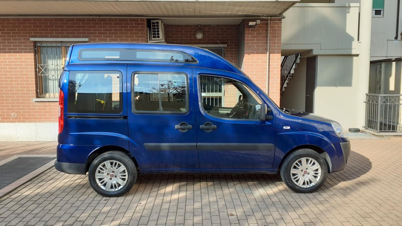 Doblò trasporto disabili pedana elettrica