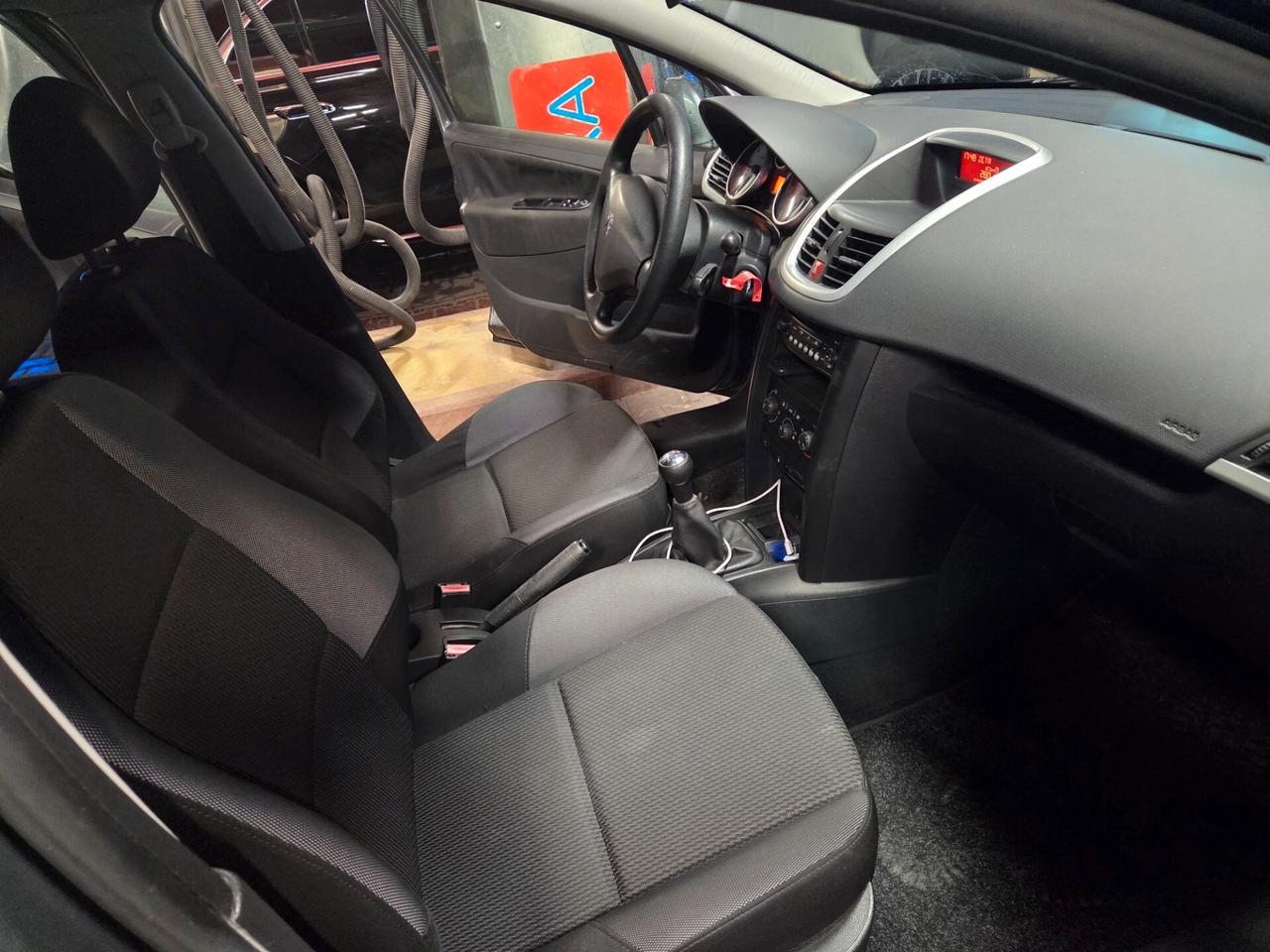 Peugeot 207 1.6 HDi 90CV 5p. Energie Sport 2010