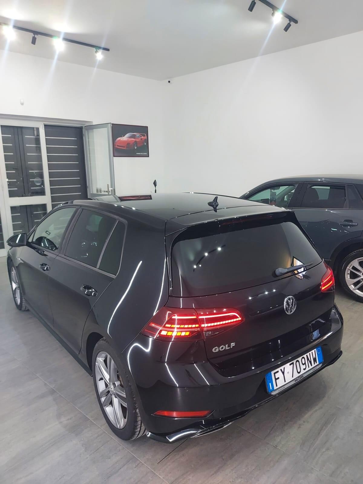Volkswagen Golf 1.6 TDI 115 CV 5p. R-LINE 2019