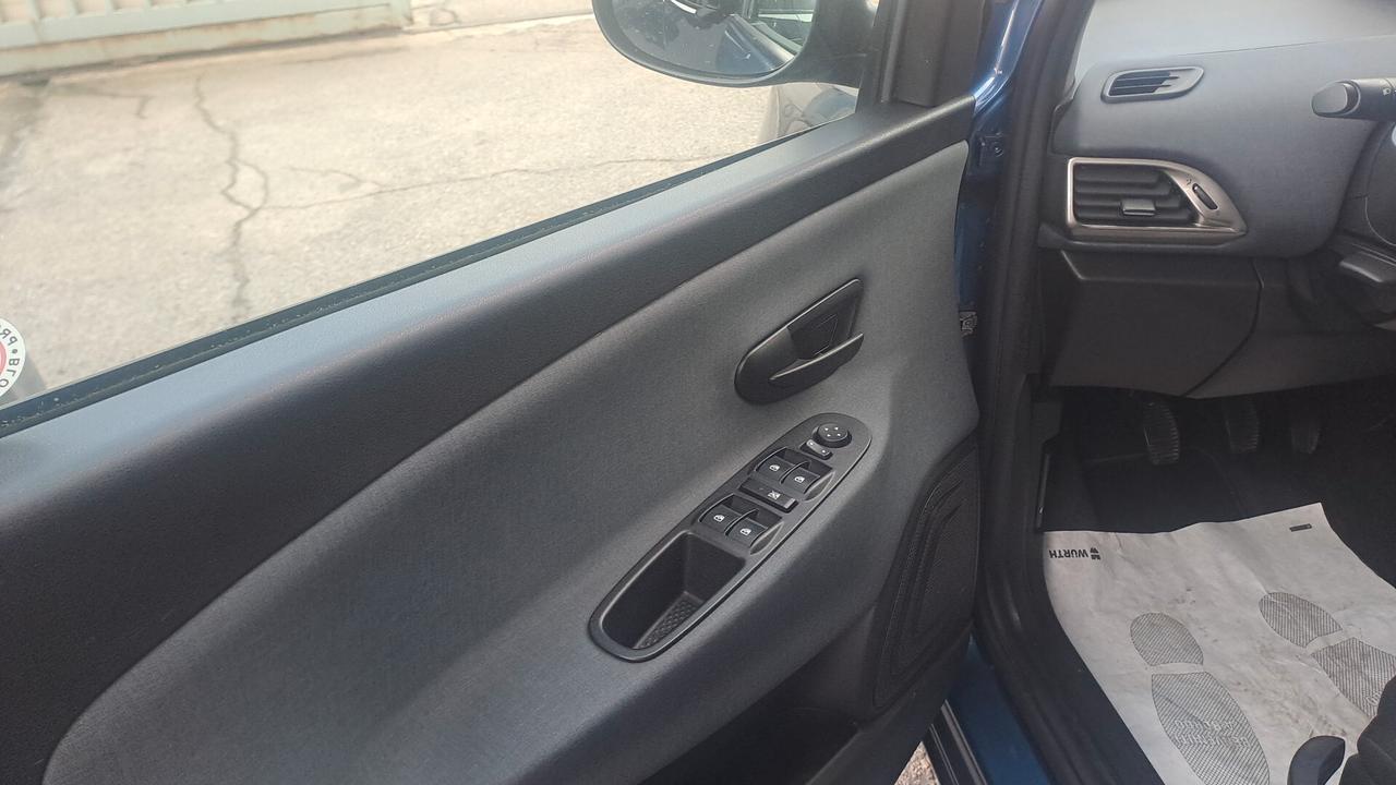 Lancia Ypsilon 1.0 FireFly 5 porte S&S Hybrid Gold