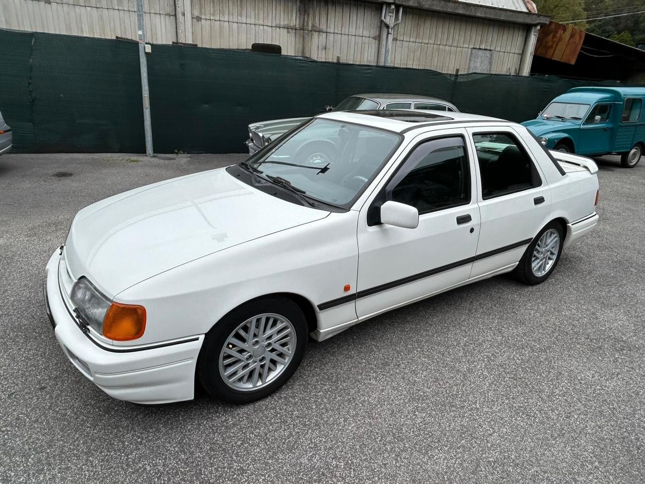 Ford Sierra 2.0i turbo 16V 4p. RS Cosworth Executive