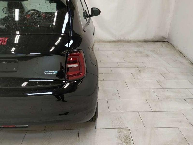 FIAT 500 500e 42 kWh (Red)