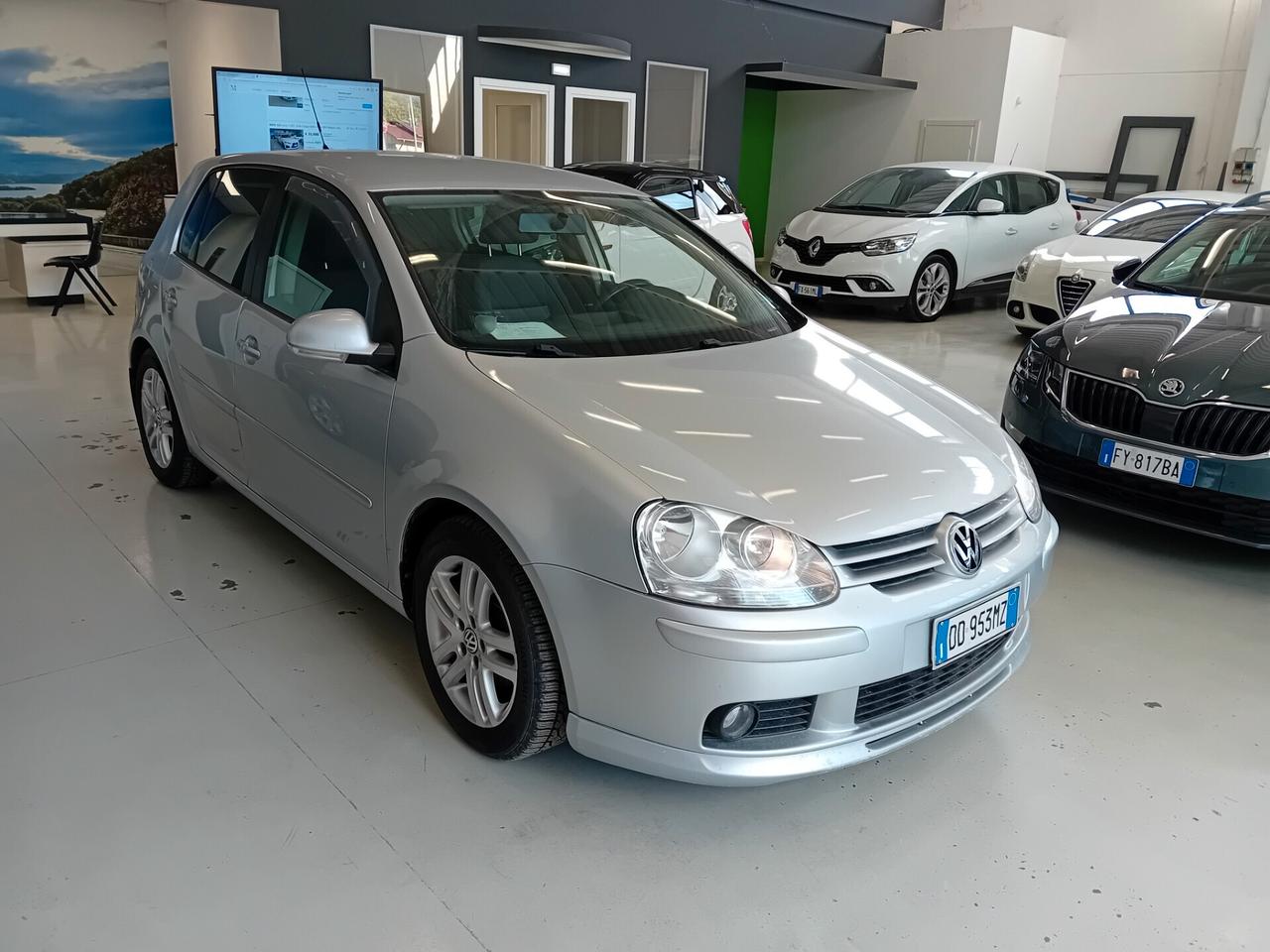 Volkswagen Golf 1.6 5p. Highline