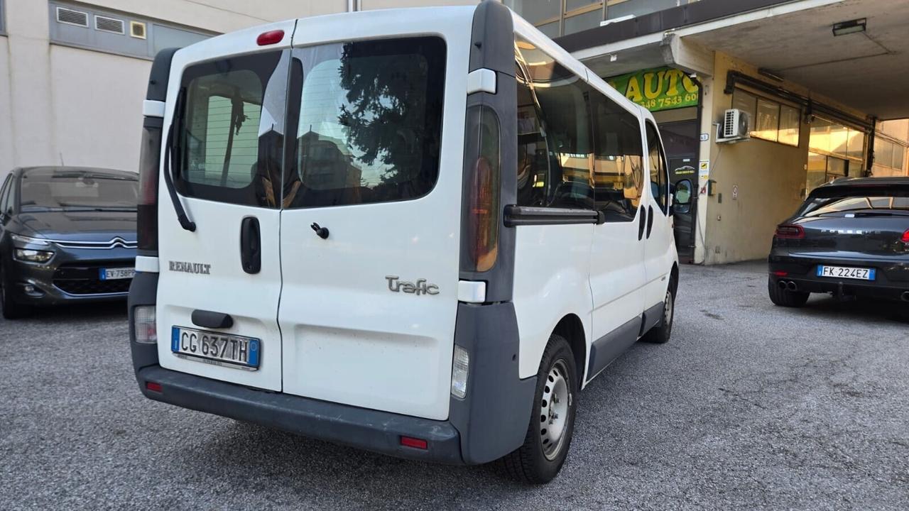 Renault Trafic T29 1.9 dCi/100CV PC-TN Combi