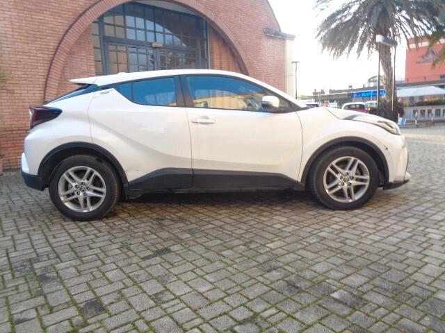 Toyota C-HR 1.8 Hybrid E-CVT Active NESSUN VINCOLO DI FINANZIAMENTO
