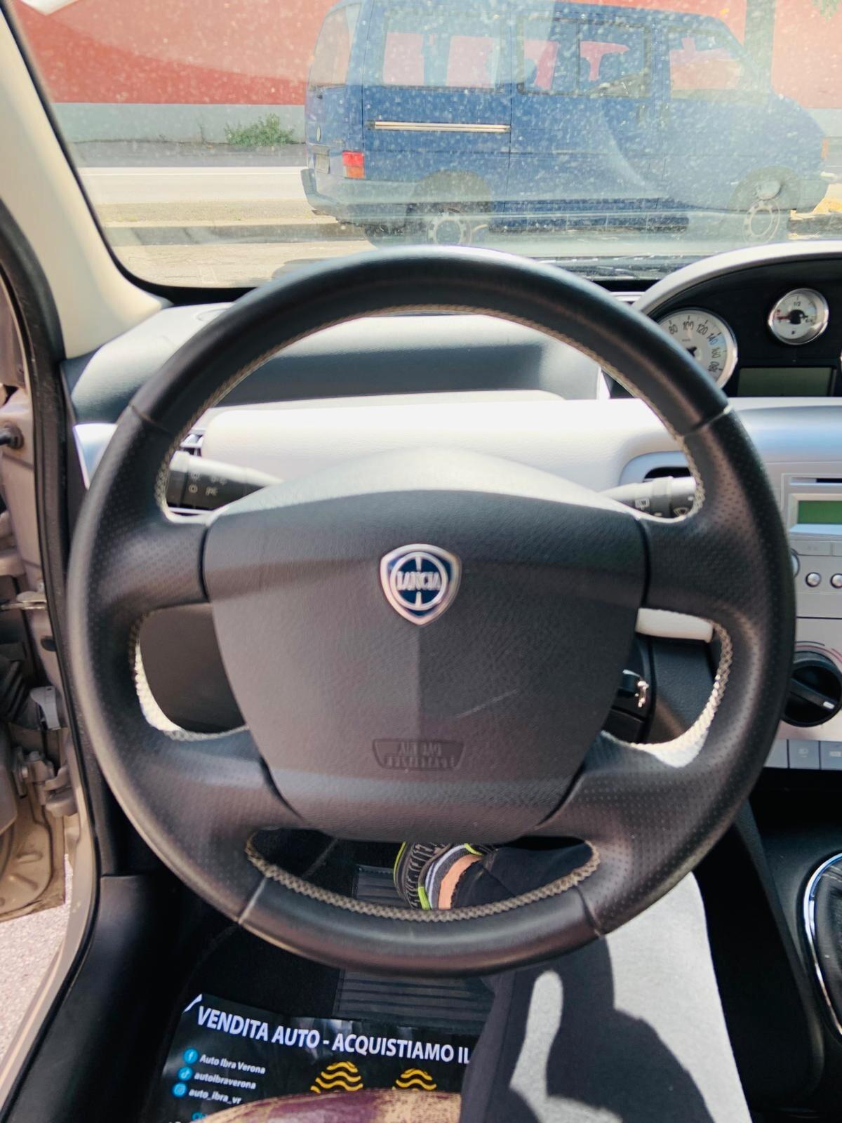 Lancia Ypsilon 1.2 69 CV Platinum