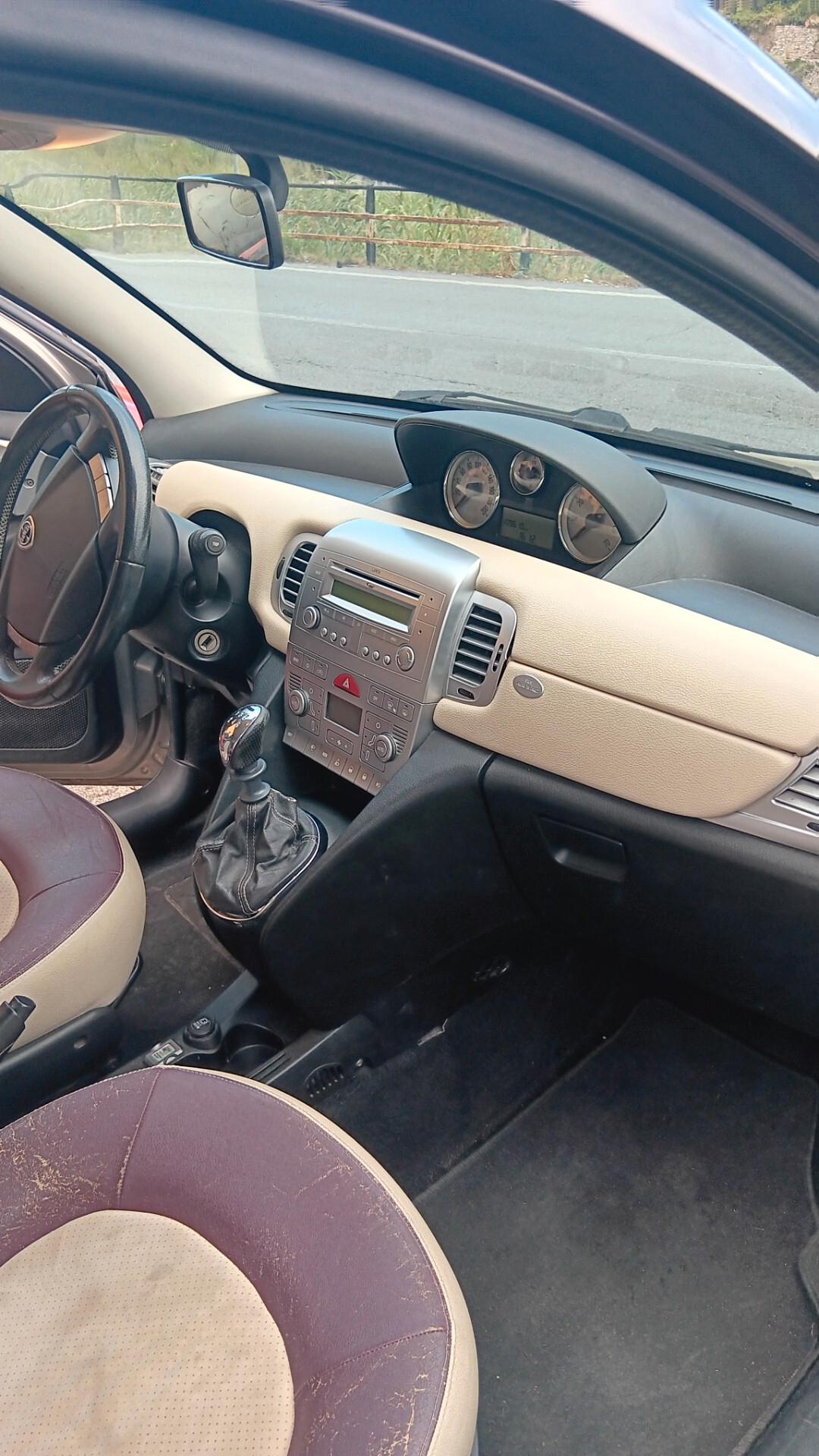Lancia Ypsilon 1.2 69 CV Elle