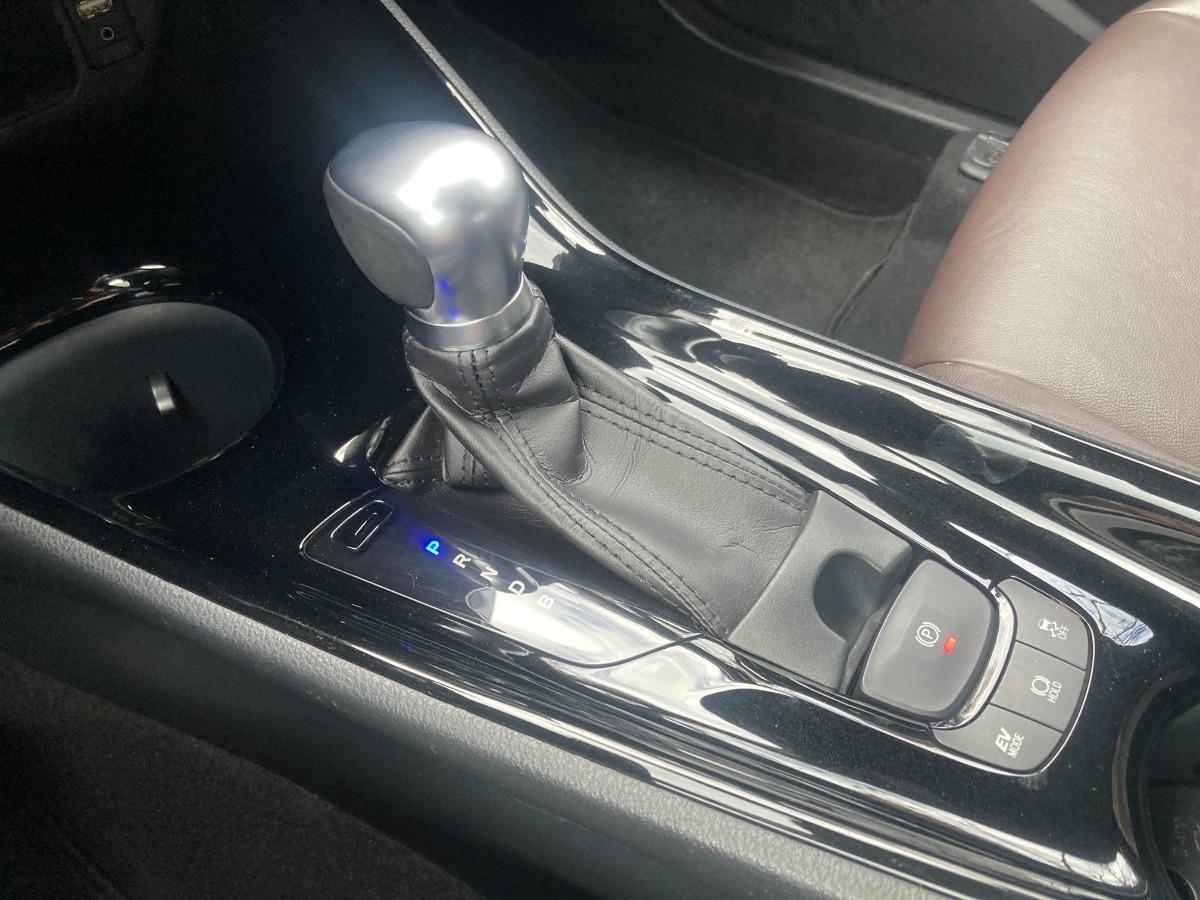 TOYOTA C-HR 1.8h Lounge 2wd e-cvt