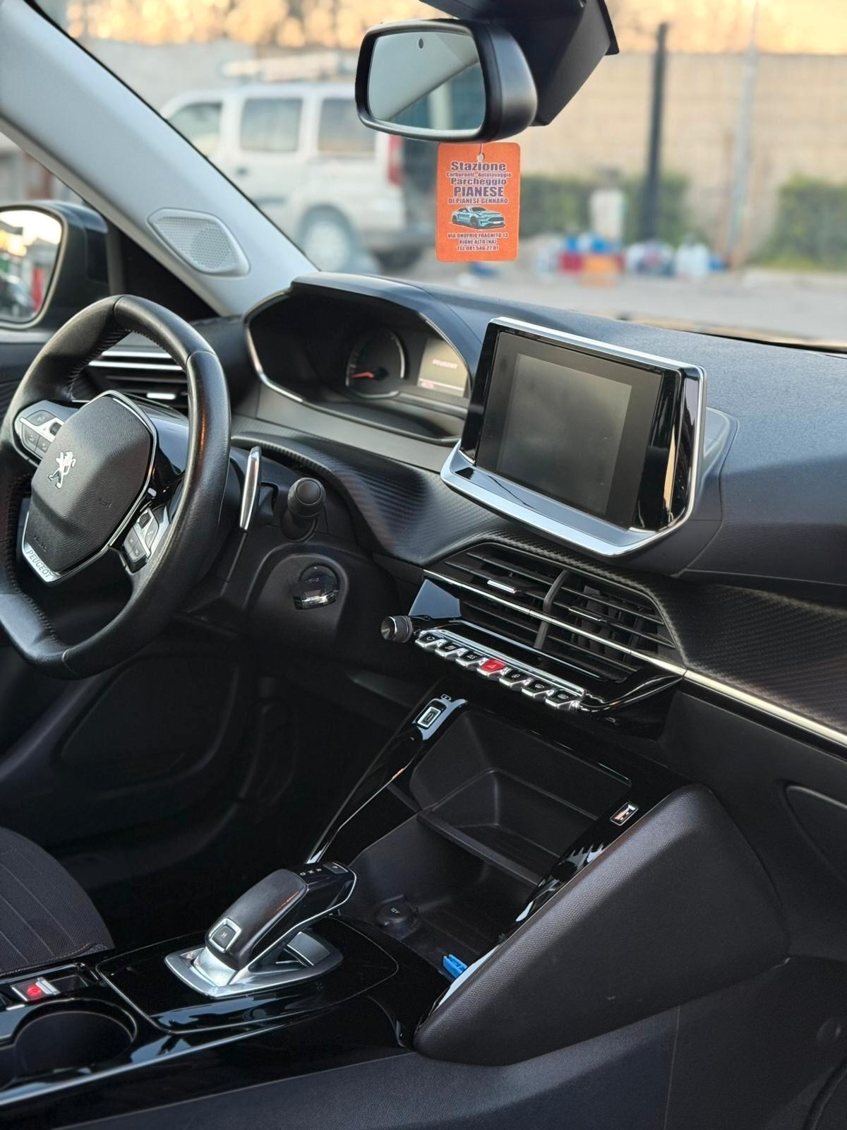 Peugeot 2008 EAT8 allure gt automatica iva esposta