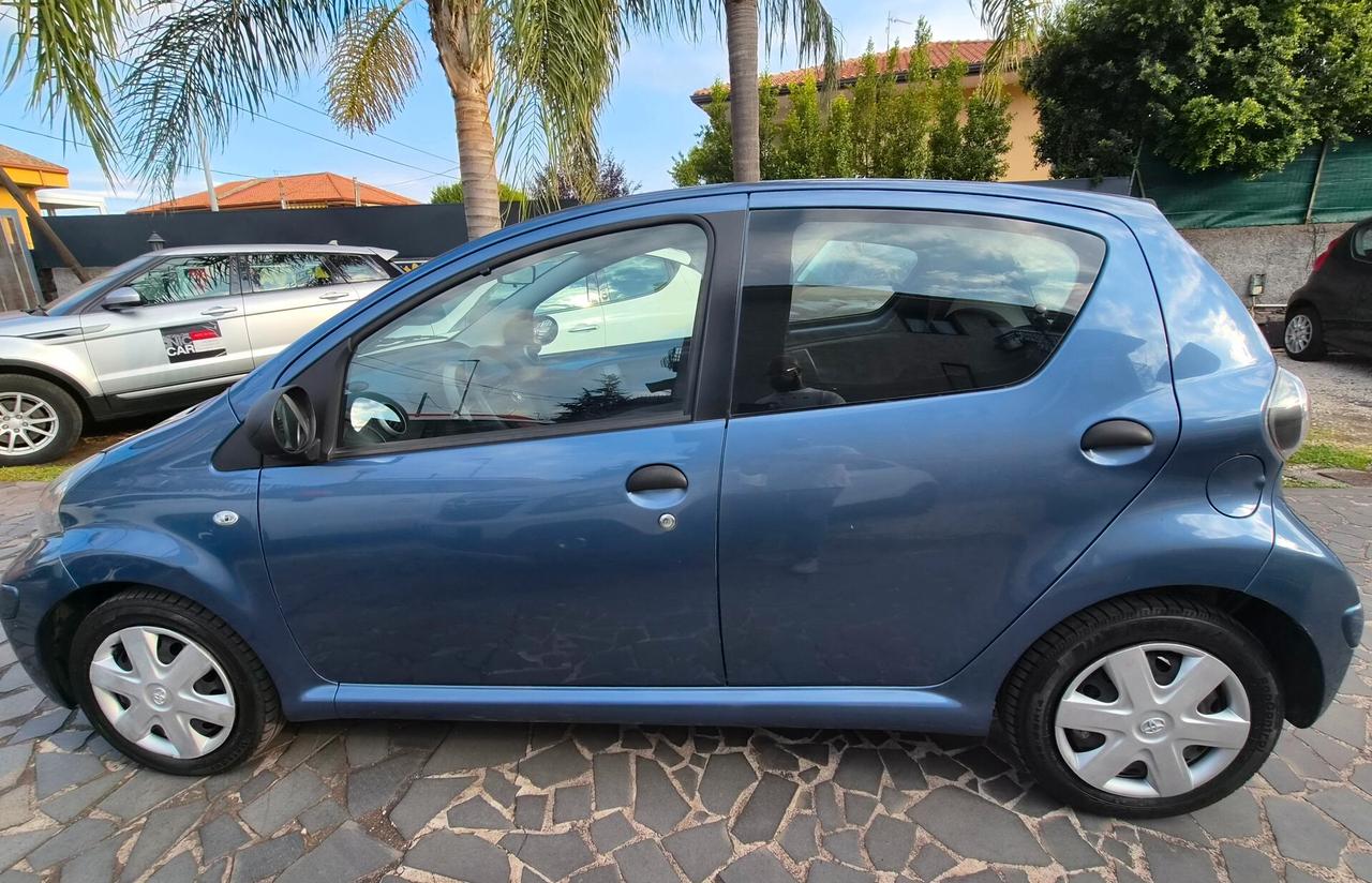 Toyota Aygo 1.0 12V VVT-i 5 porte Sol