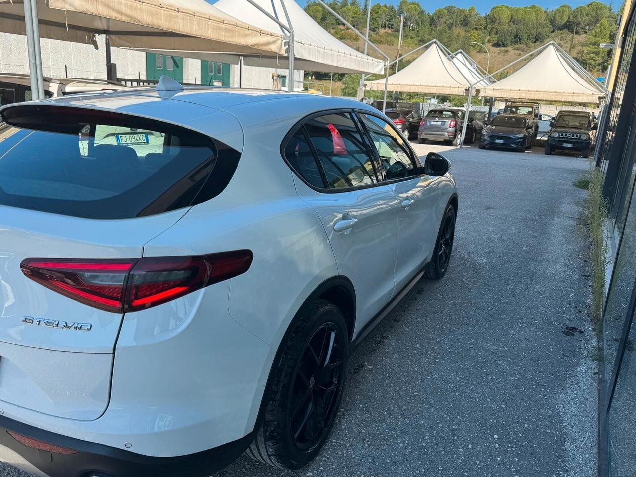 Alfa Romeo Stelvio 2.2 Turbodiesel 180 CV AT8 RWD Business