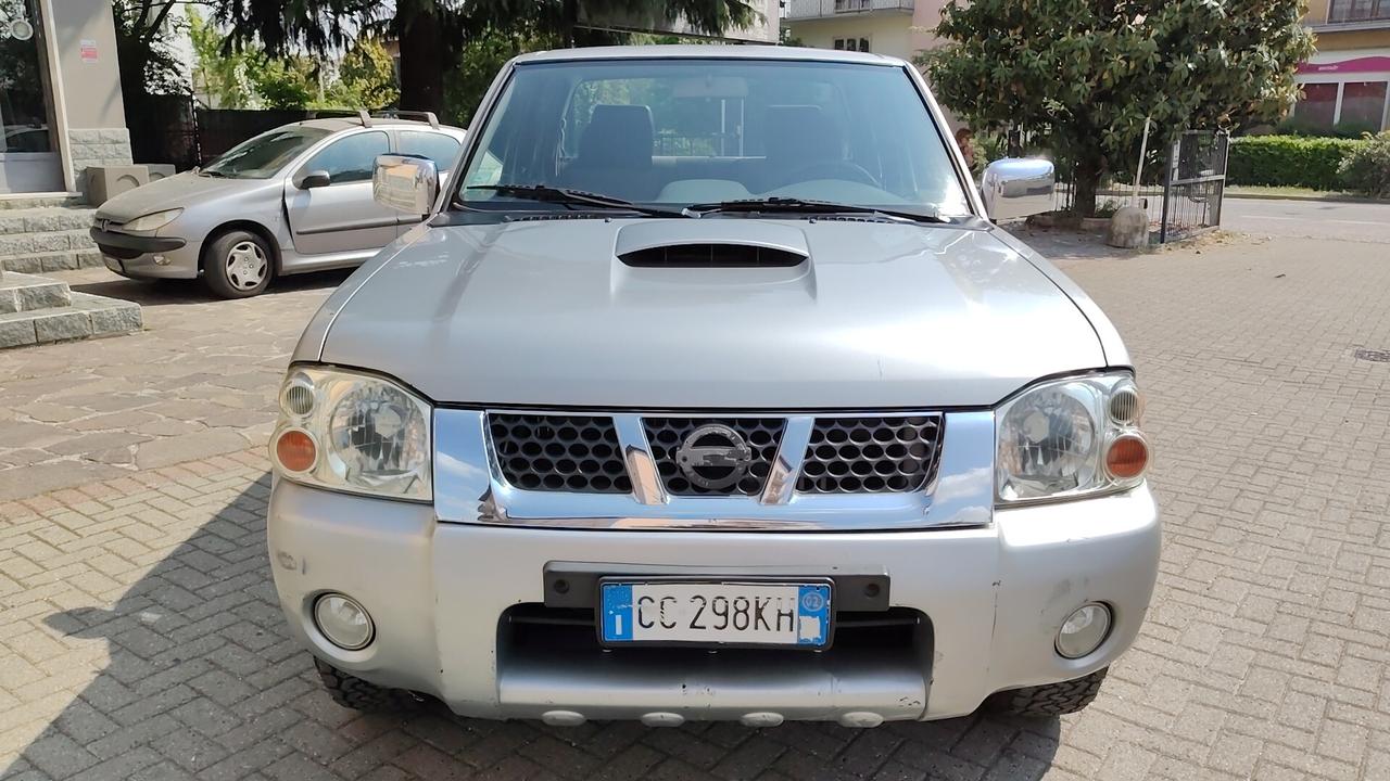 Nissan Navara Double Cab 2.5 td 133cv
