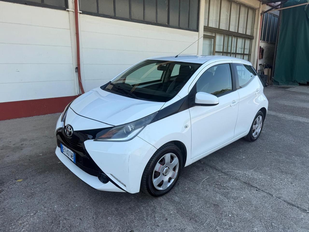 Toyota Aygo 1.0 VVT-i 69 CV 5 porte x-cool