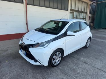 Toyota Aygo 1.0 VVT-i 69 CV 5 porte x-cool