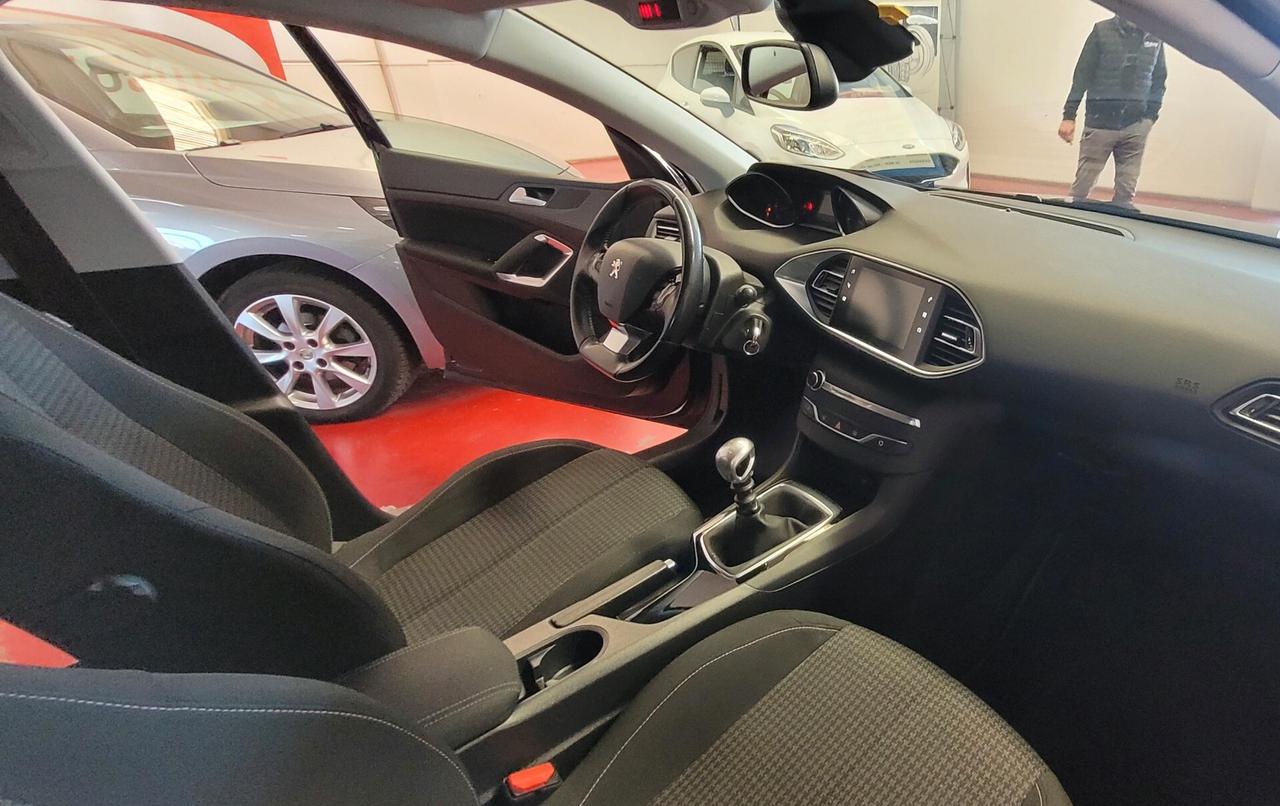 Peugeot 308 BlueHDi 130 S&S Active