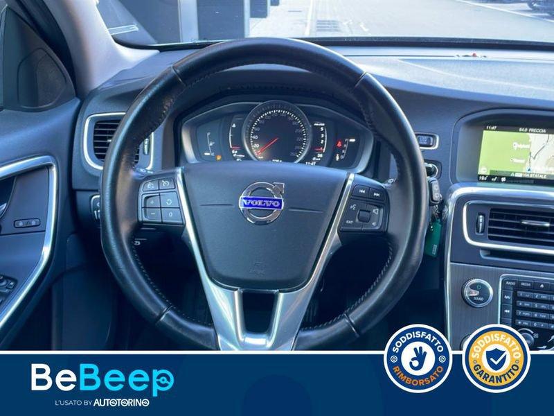 Volvo V60 Cross Country 2.4 D4 MOMENTUM AWD GEARTRONIC