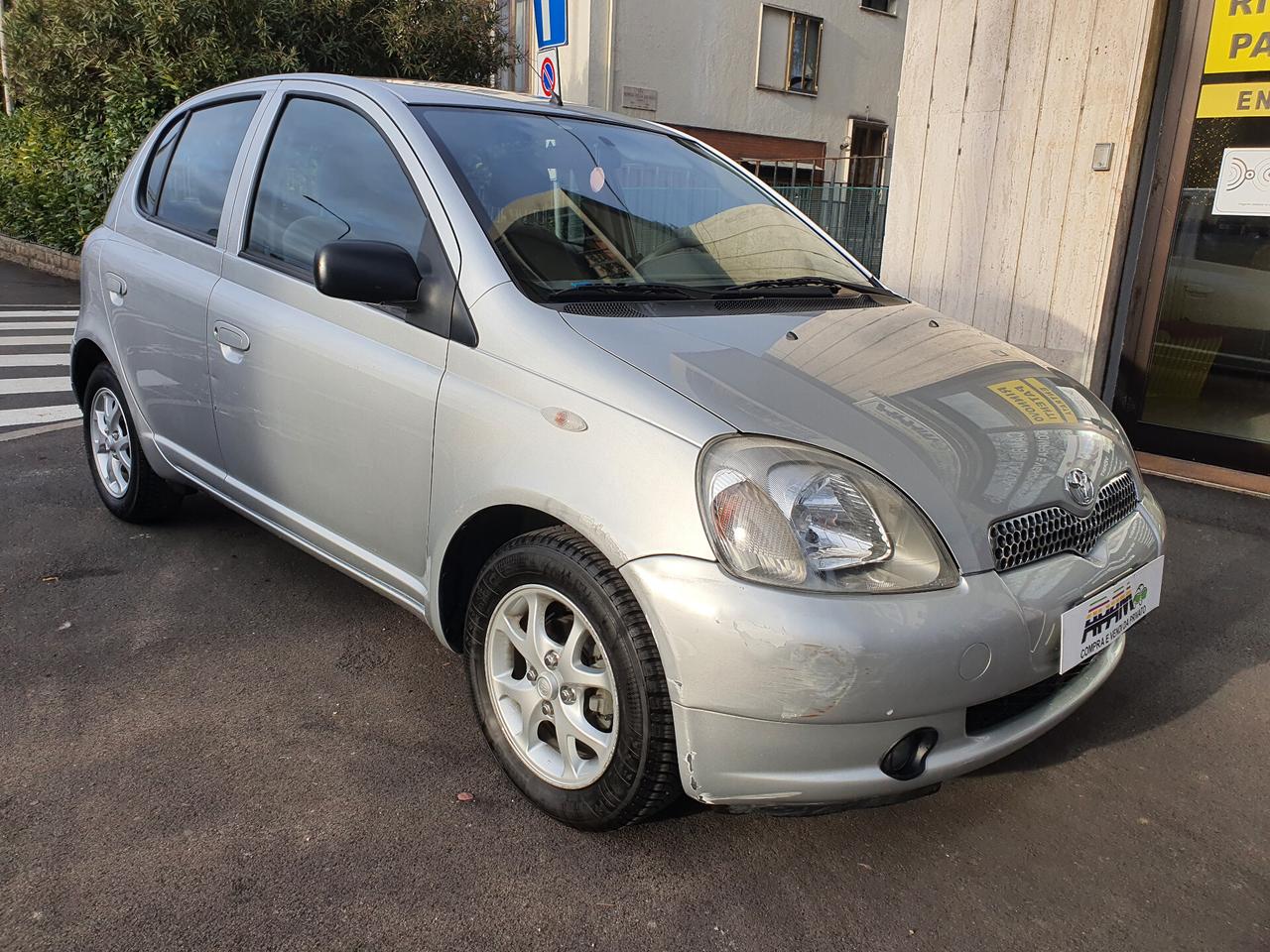 Toyota Yaris 1.0i 16V cat 5 porte Sol NEOPATENTATI