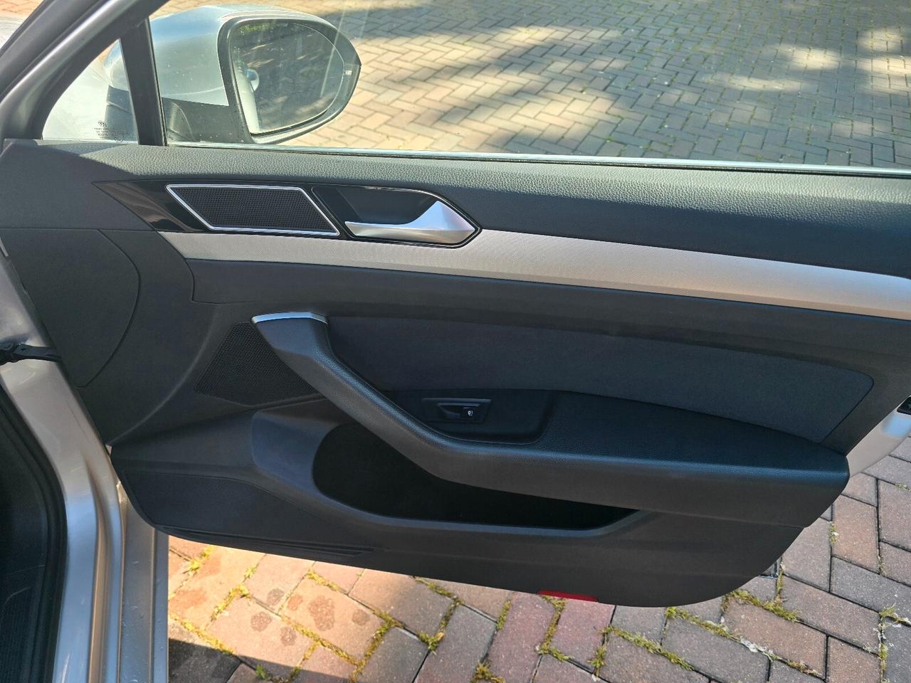 Volkswagen Passat Variant 1.6 TDI Business BlueMotion Technology